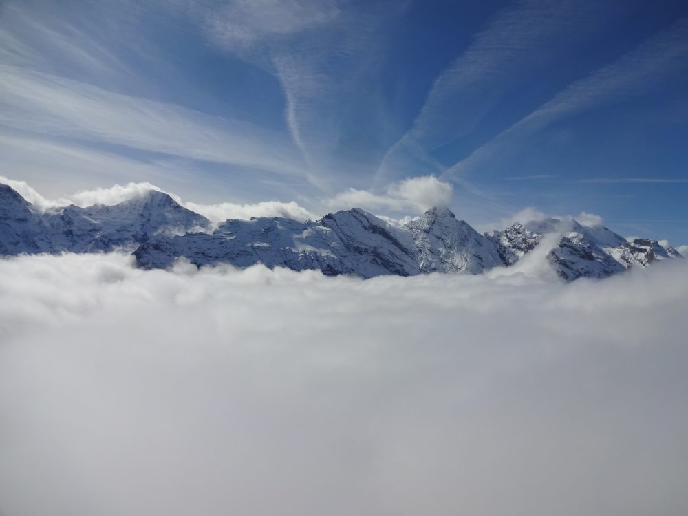 別の方向も山々が