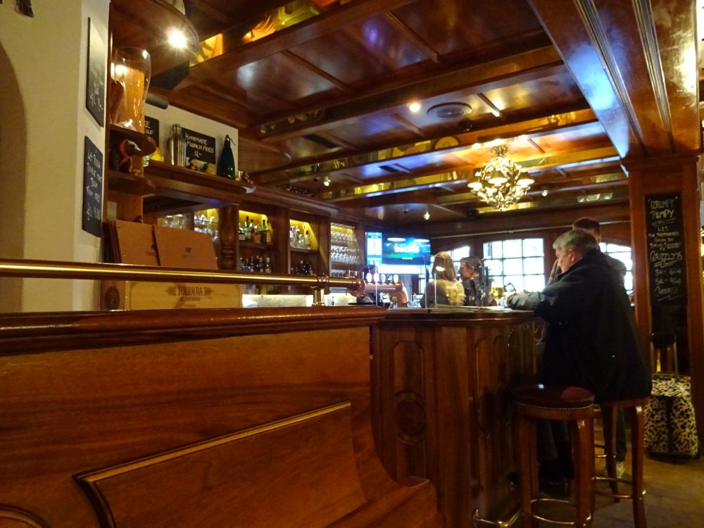 Bar Bistro La Cachette