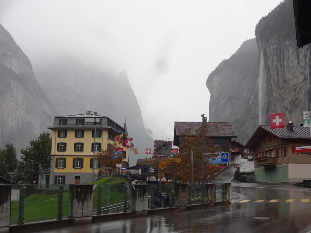 ラウターブルネンは雨