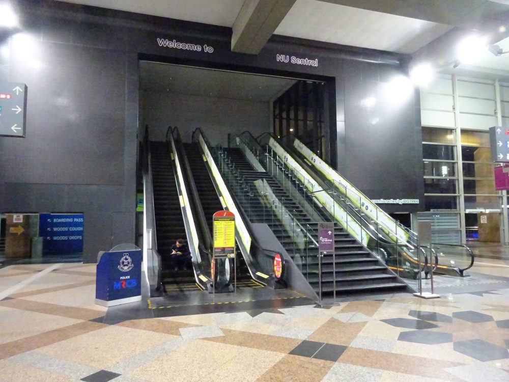 ショッピングセンターから駅に行けない