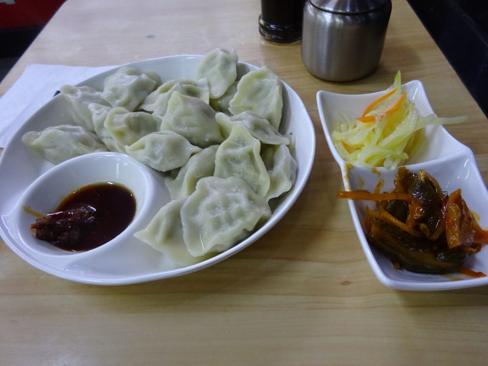 駅食堂で水餃子