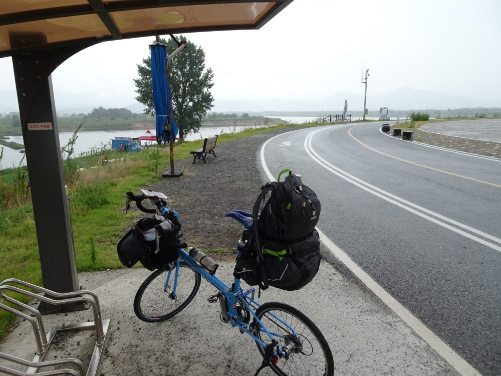 雨が降ってきた