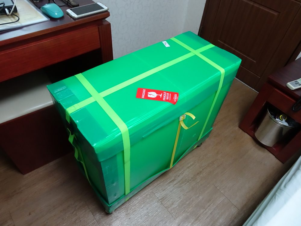 蓋を被せてベルト固定