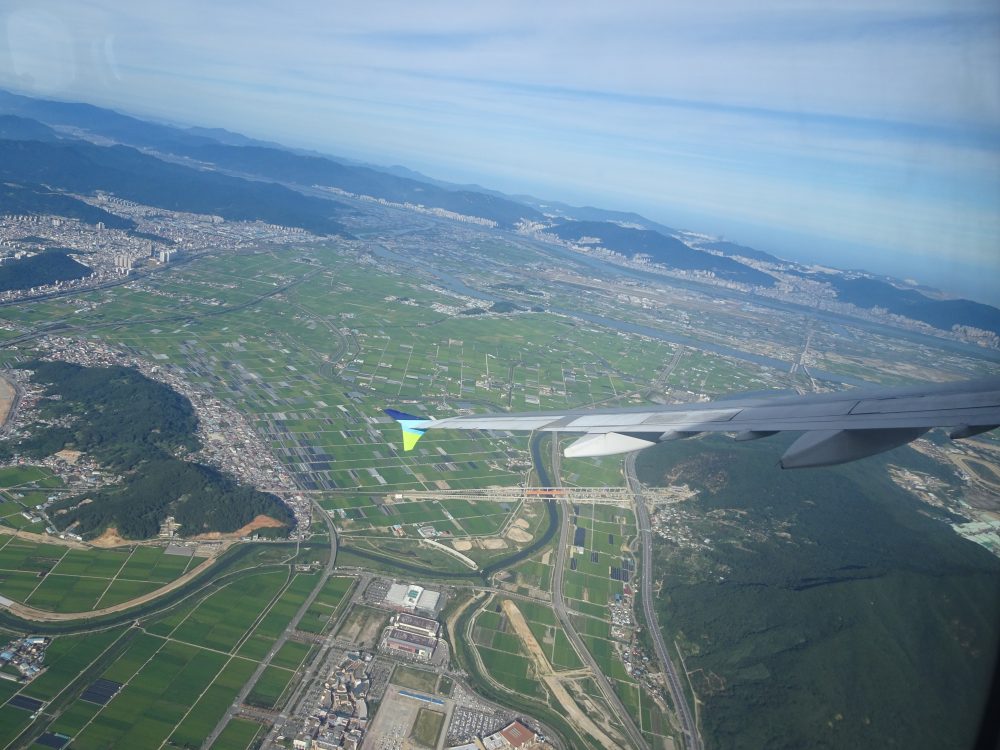 飛行機は離陸