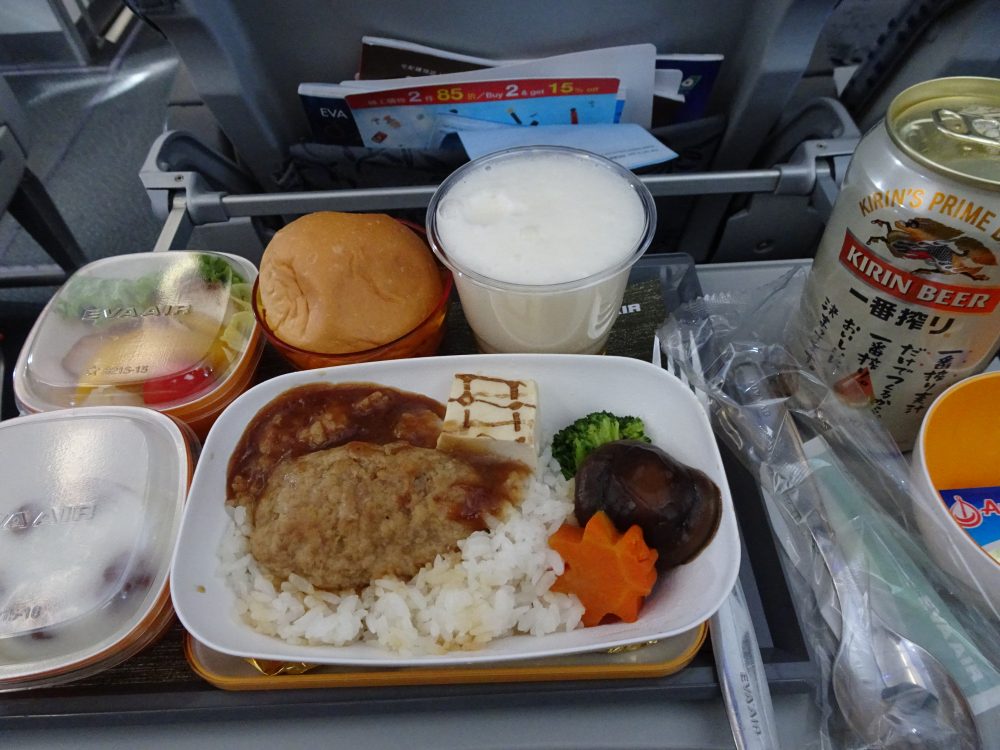 エバー航空機内食はハンバーグ
