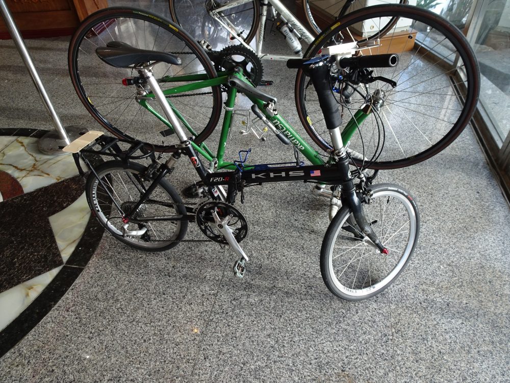 亜湾温泉飯店の自転車置き場