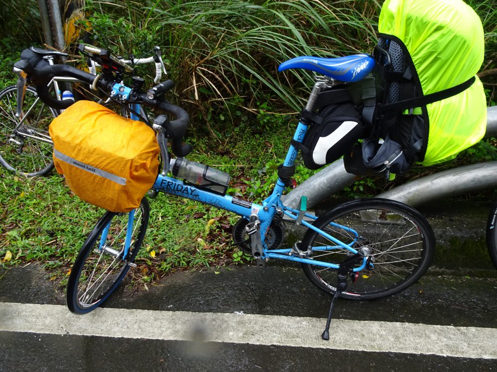 BikeFriday雨天時の走行スタイル