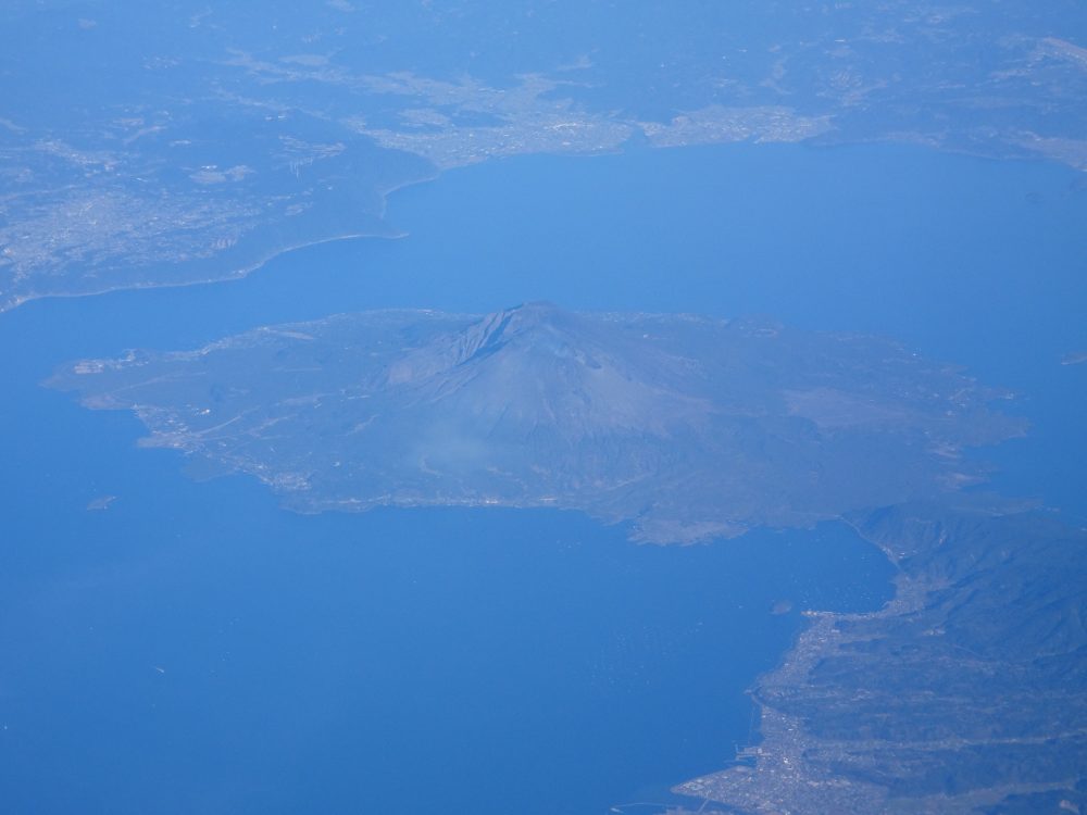 鹿児島の桜島が見えてきた