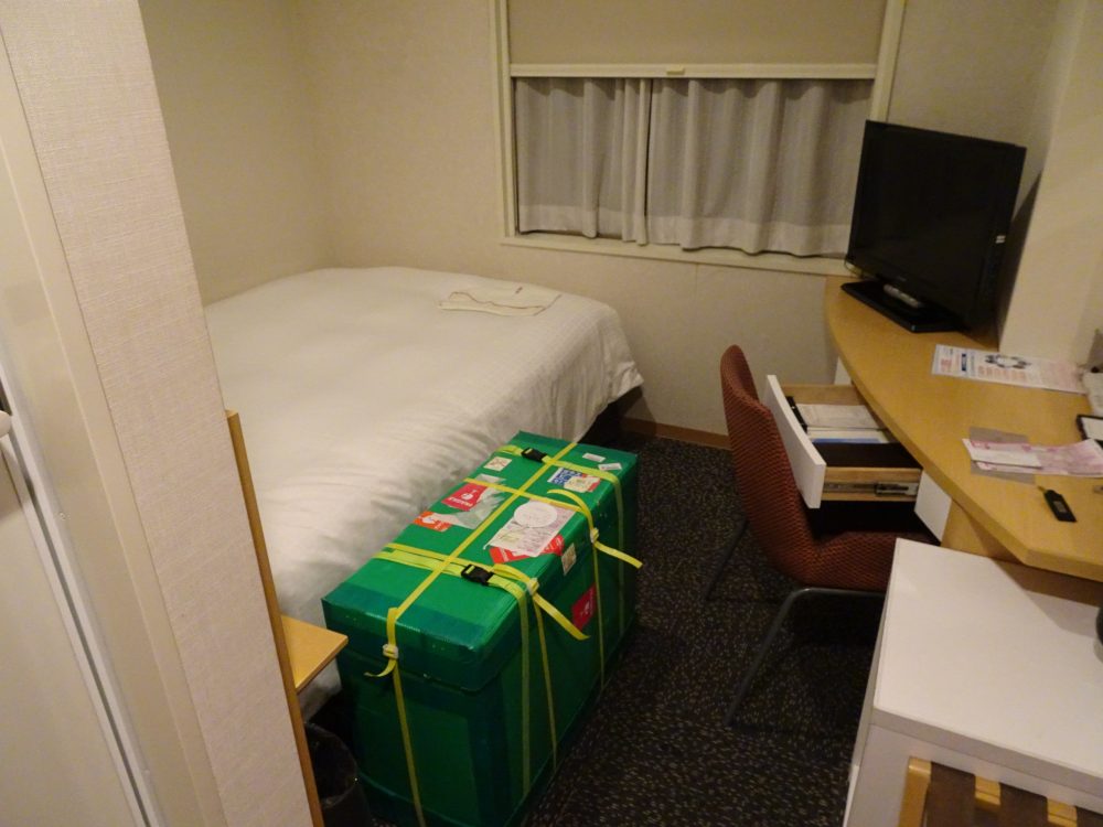 ホテルの部屋に入ると輪行箱が届いて居ました