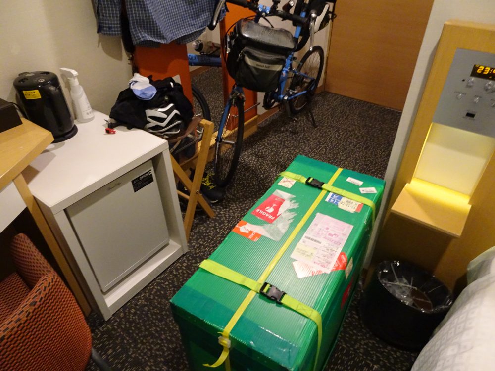 BikeFriday組み立て完了、箱のみ最終日のホテルへ宅配で