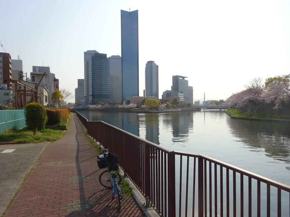 OBPが川面に映る絶景ポイント