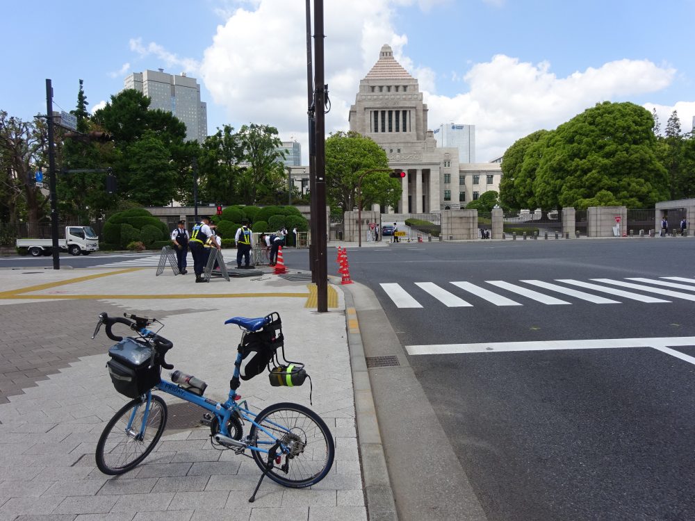 国会議事堂とBikeFriday