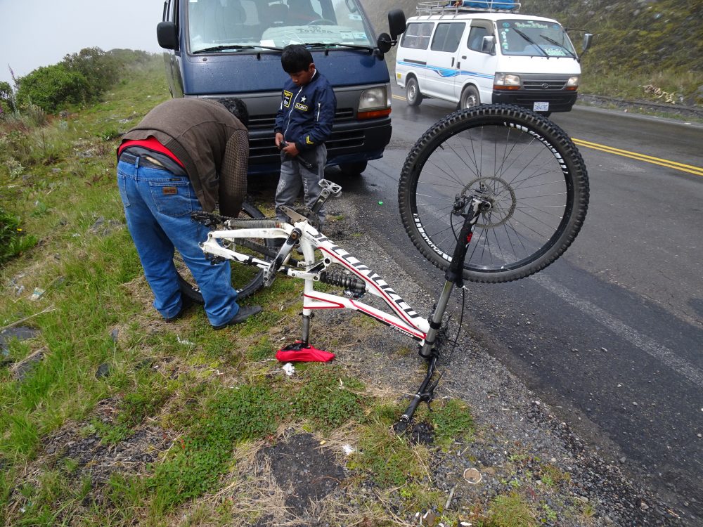 マウンテンバイクパンク修理