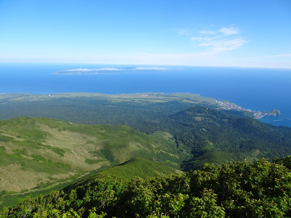 振り返ると最高の景色の利尻登山