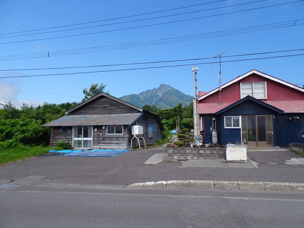 オタトマリ沼からの利尻山