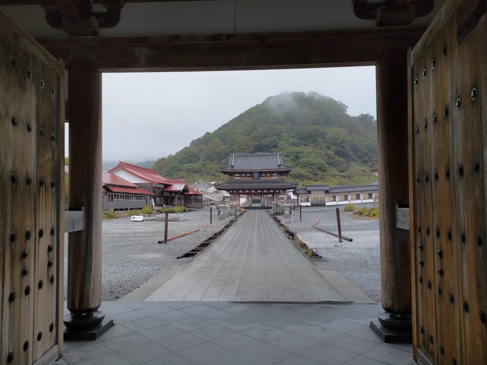 青森、函館自転車旅2日目雨天の中恐山へ