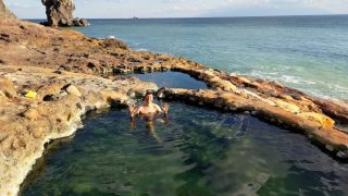 硫黄島の東温泉は何もない海岸の露天風呂